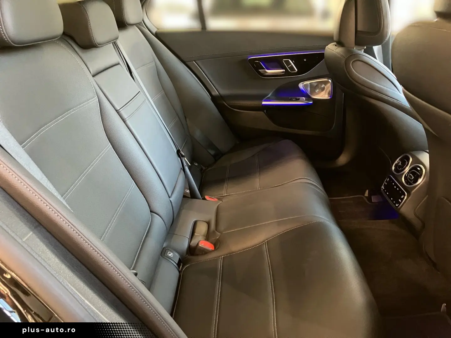 MERCEDES-BENZ C 300 4M AMG Night Pano Distr Memory Sitzklima