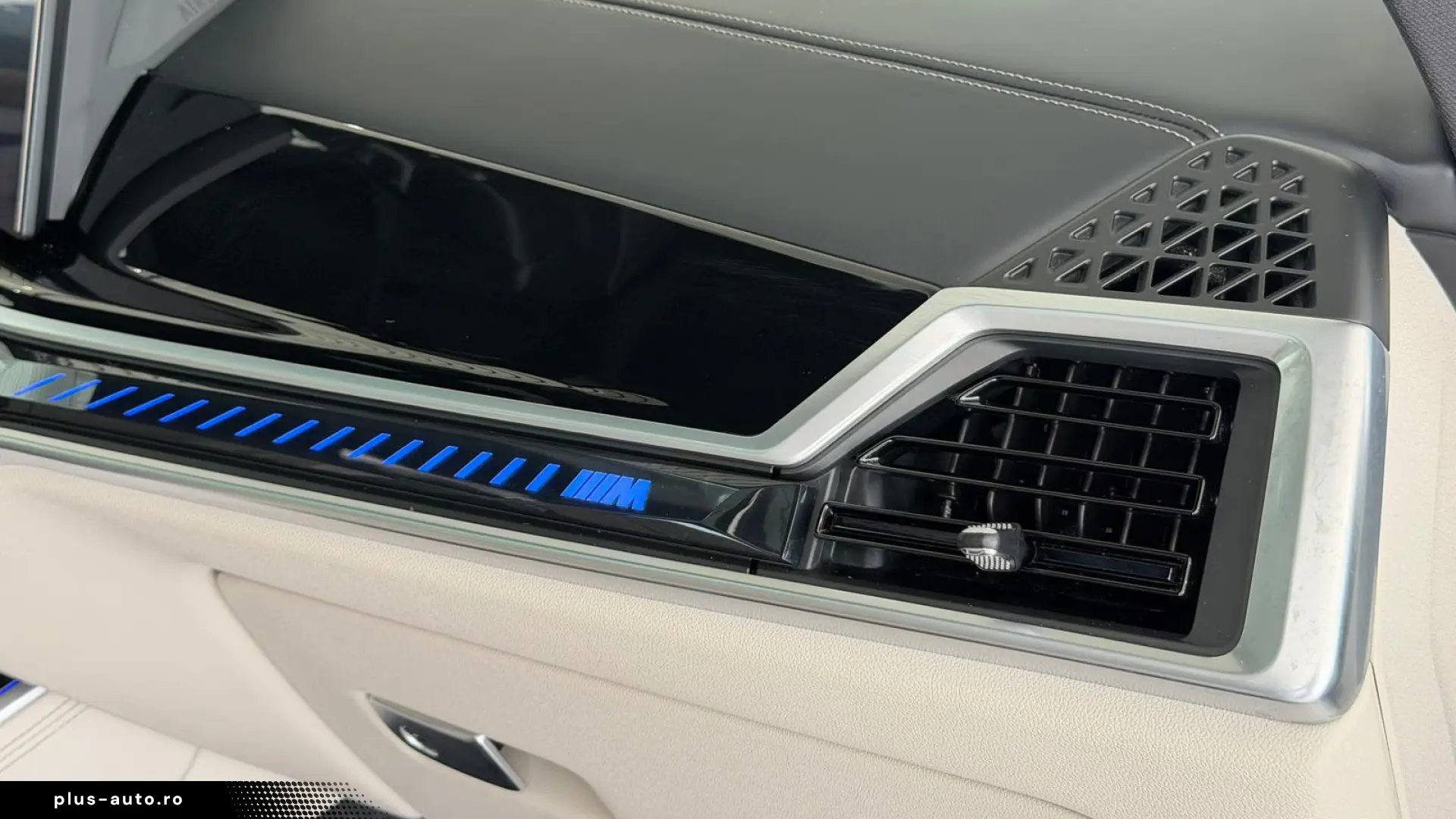BMW X5 M60i xDrive   V8 • M SPORT PRO
