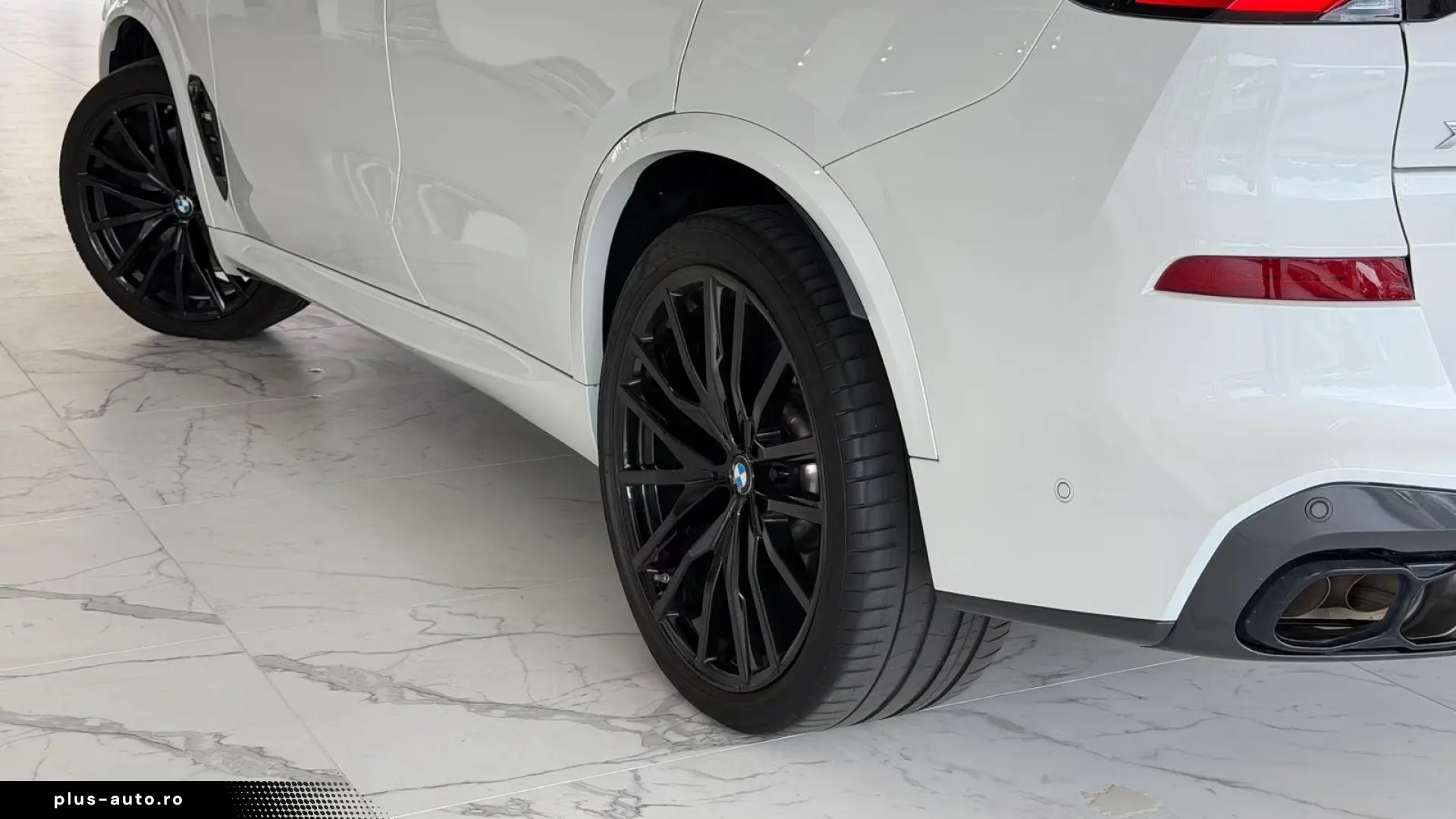 BMW X5 M60i xDrive   V8 • M SPORT PRO