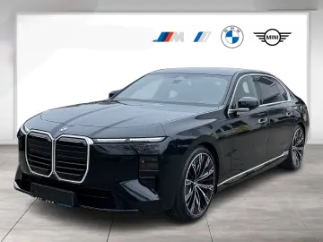 BMW 740 xDrive Executive Lounge   Bowers & Wilkins   Pano