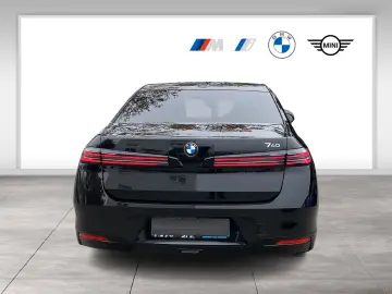 BMW 740 xDrive Executive Lounge   Bowers & Wilkins   Pano