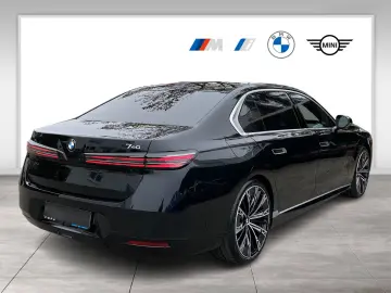 BMW 740 xDrive Executive Lounge   Bowers & Wilkins   Pano