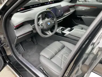 BMW 740 xDrive Executive Lounge   Bowers & Wilkins   Pano