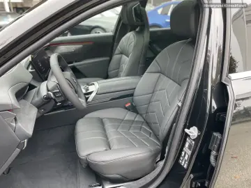 BMW 740 xDrive Executive Lounge   Bowers & Wilkins   Pano
