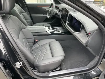 BMW 740 xDrive Executive Lounge   Bowers & Wilkins   Pano