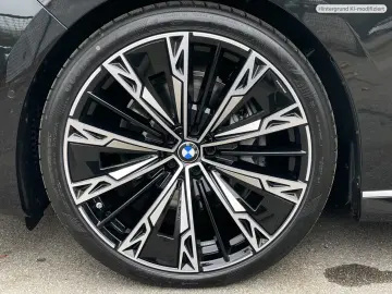 BMW 740 xDrive Executive Lounge   Bowers & Wilkins   Pano