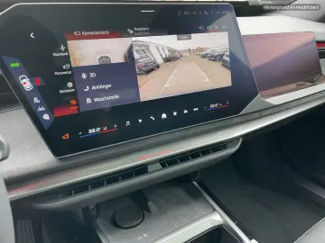 BMW 740 xDrive Executive Lounge   Bowers & Wilkins   Pano