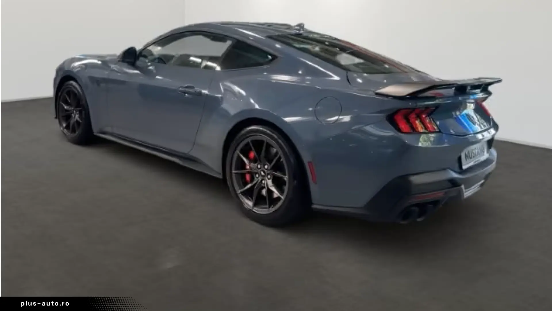 Ford Mustang Fastback Dark