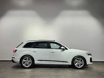 AUDI Q7 55 TFSI e 2x S Line Black Pano Nacht Soft Hud