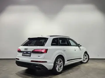 AUDI Q7 55 TFSI e 2x S Line Black Pano Nacht Soft Hud