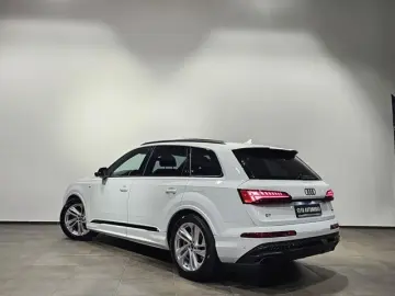 AUDI Q7 55 TFSI e 2x S Line Black Pano Nacht Soft Hud