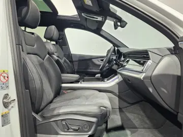 AUDI Q7 55 TFSI e 2x S Line Black Pano Nacht Soft Hud