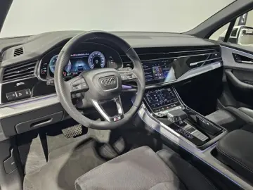 AUDI Q7 55 TFSI e 2x S Line Black Pano Nacht Soft Hud