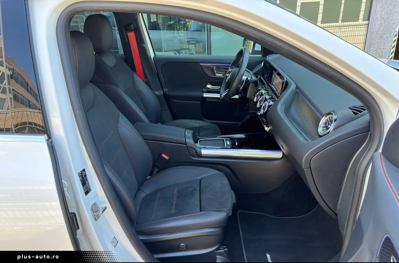 MERCEDES-BENZ AMG GLA 35 4M HUD PANO MEMORY 360 KAMERA