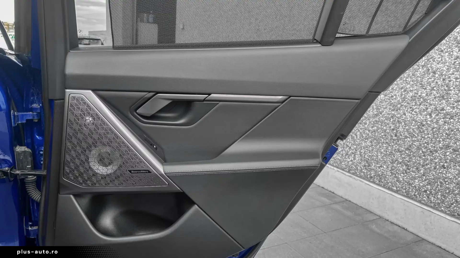 BMW M5 G90   727 CP M CARBON • BOWERS & WILKINS