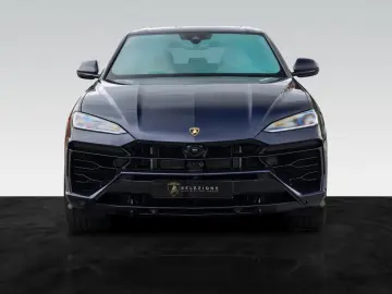 Lamborghini Urus SE   Akrapovic   B&O   Rear Entertainment