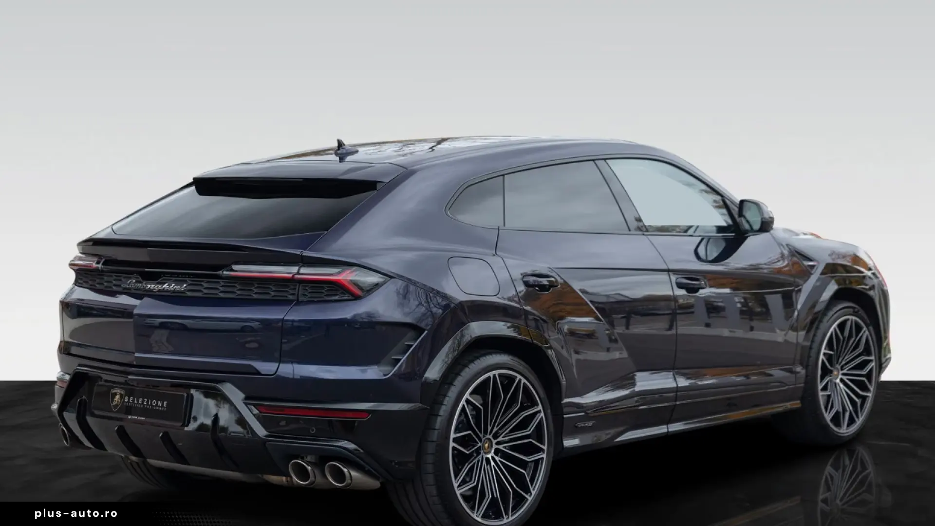 Lamborghini Urus SE   Akrapovic   B&O   Rear Entertainment