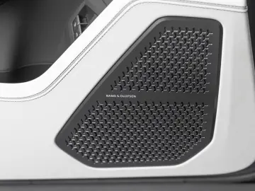 Lamborghini Urus SE   Akrapovic   B&O   Rear Entertainment