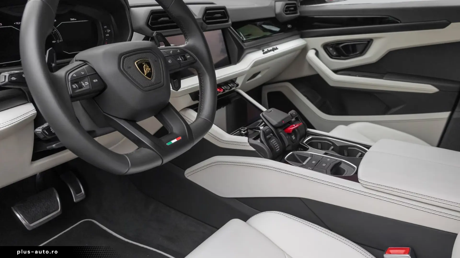 Lamborghini Urus SE   Akrapovic   B&O   Rear Entertainment