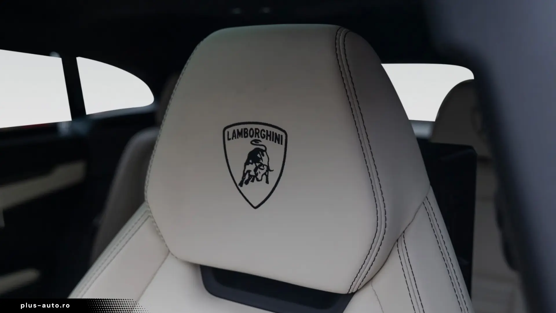 Lamborghini Urus SE   Akrapovic   B&O   Rear Entertainment