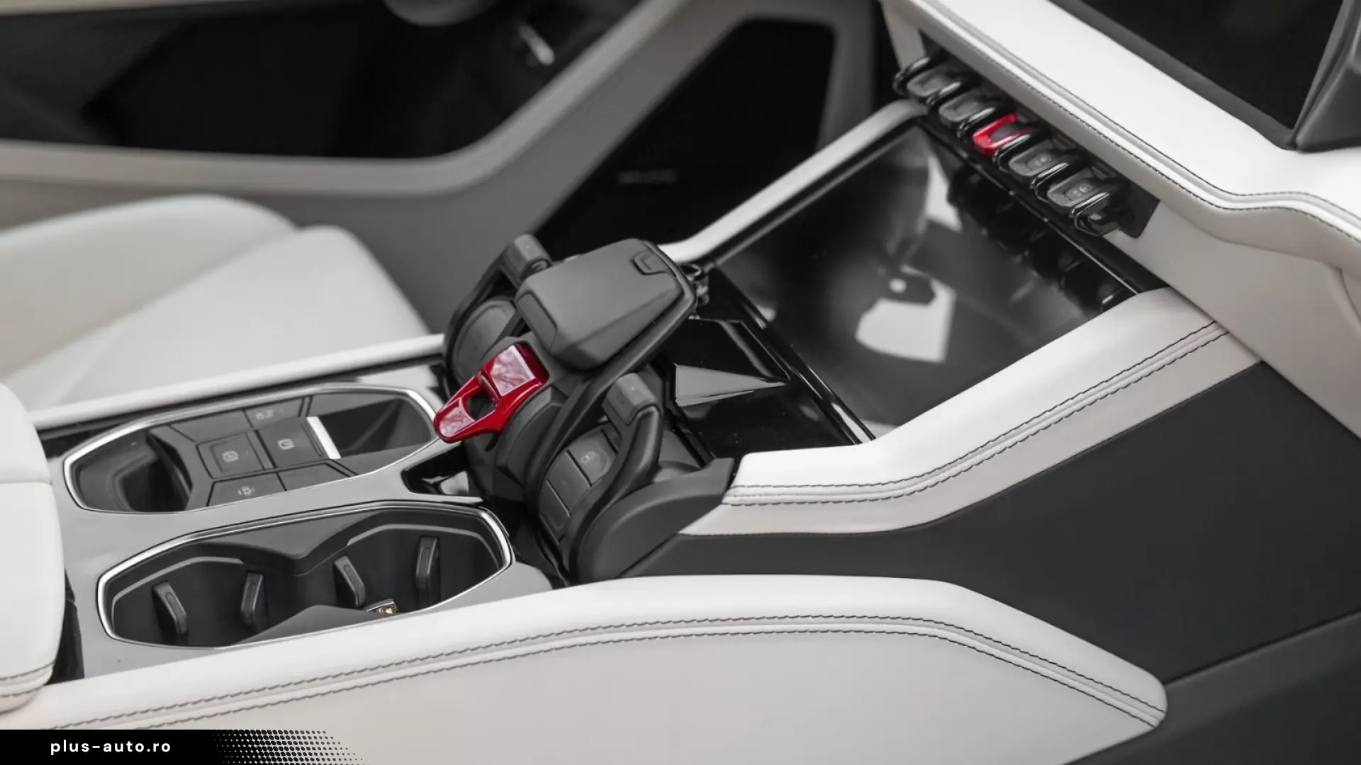 Lamborghini Urus SE   Akrapovic   B&O   Rear Entertainment