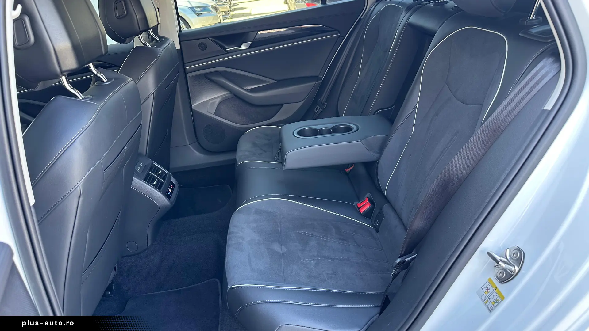 Volkswagen Passat SW Hibrid 1.5 Benzina 150 CP An 2025