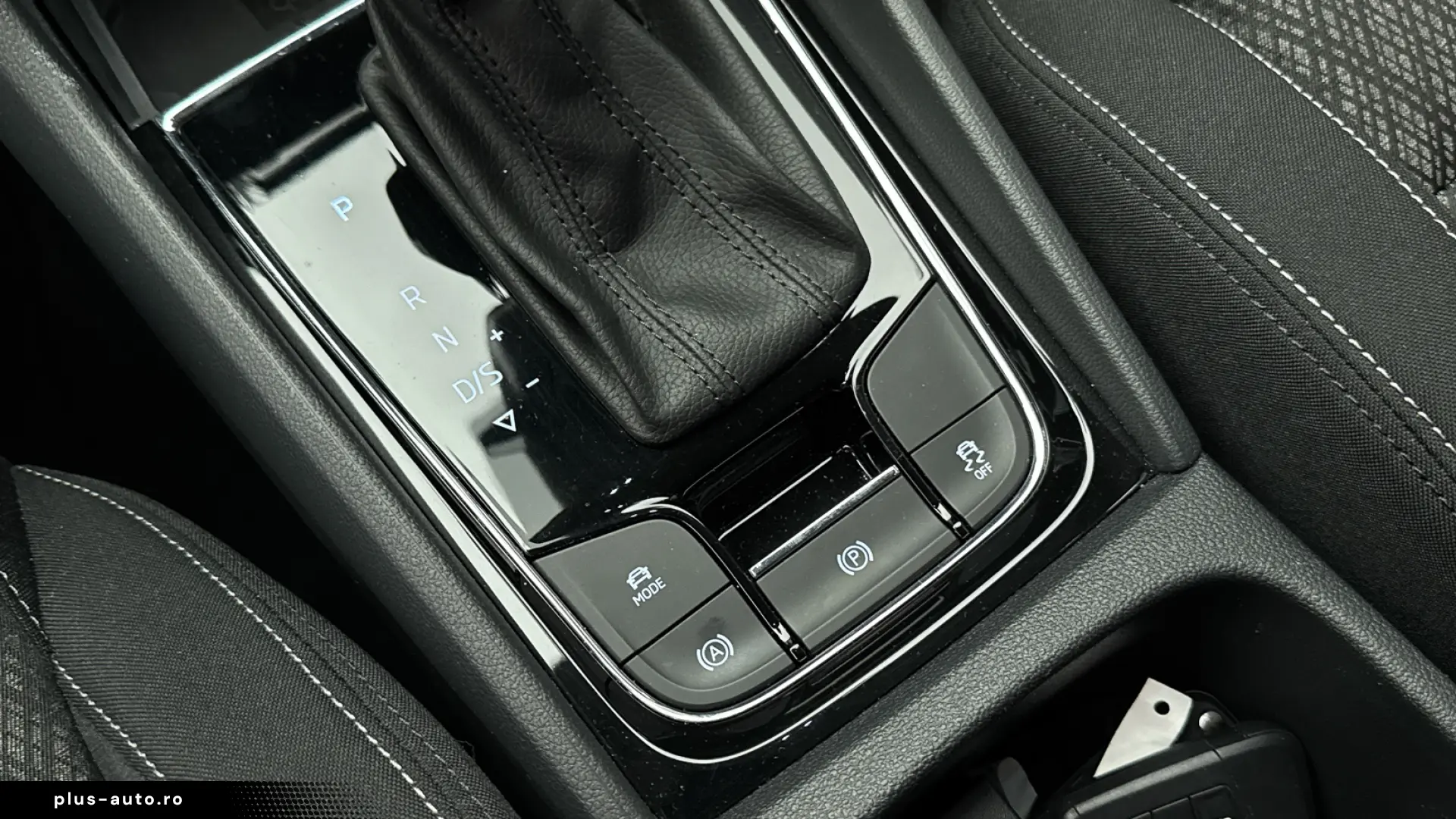 Skoda Karoq 2.0 TDI 150 CP DSG  4x4  Matrix ACC Keyless Cam