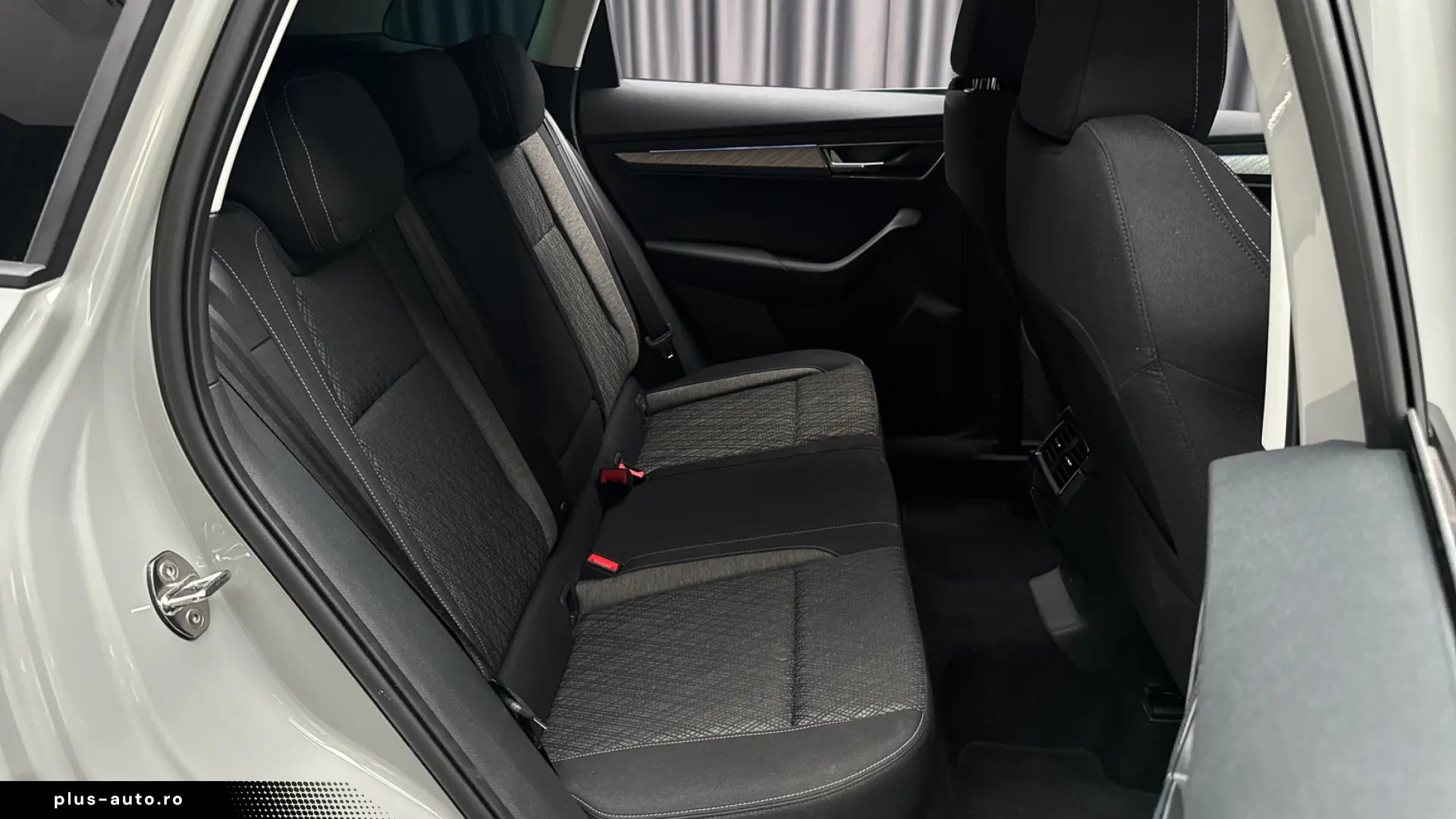 Skoda Karoq 2.0 TDI 150 CP DSG  4x4  Matrix ACC Keyless Cam