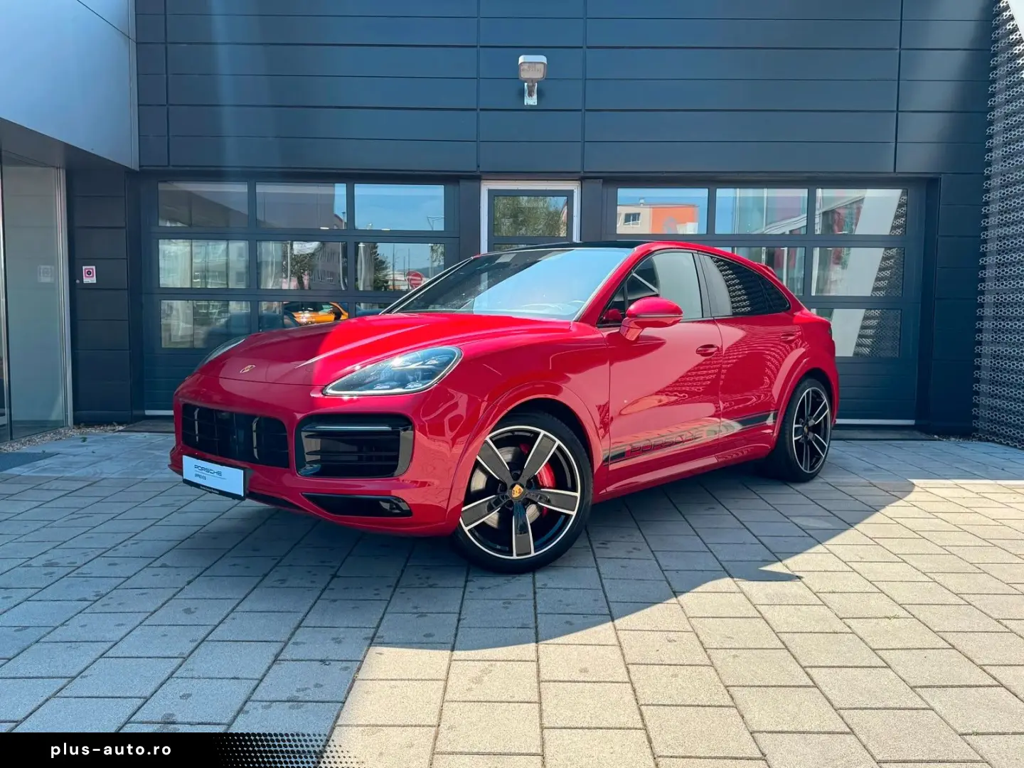 PORSCHE Cayenne Coupe GTS