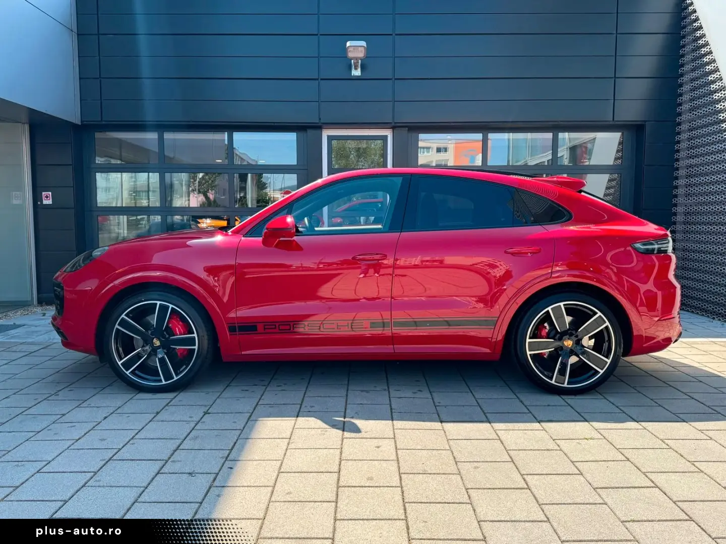 PORSCHE Cayenne Coupe GTS