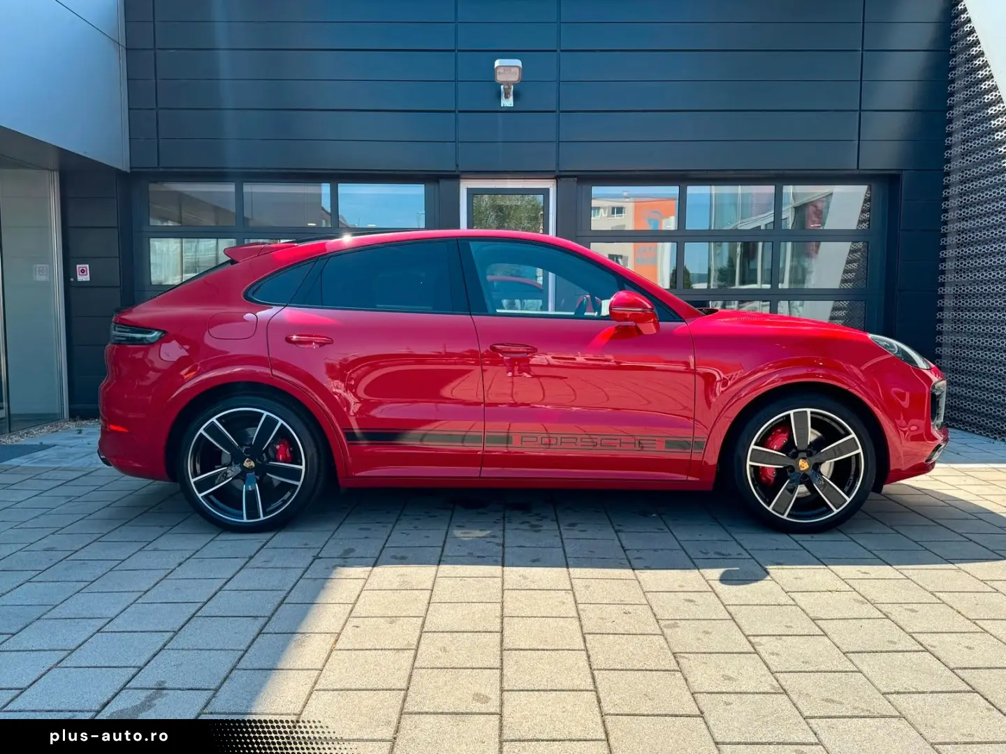 PORSCHE Cayenne Coupe GTS