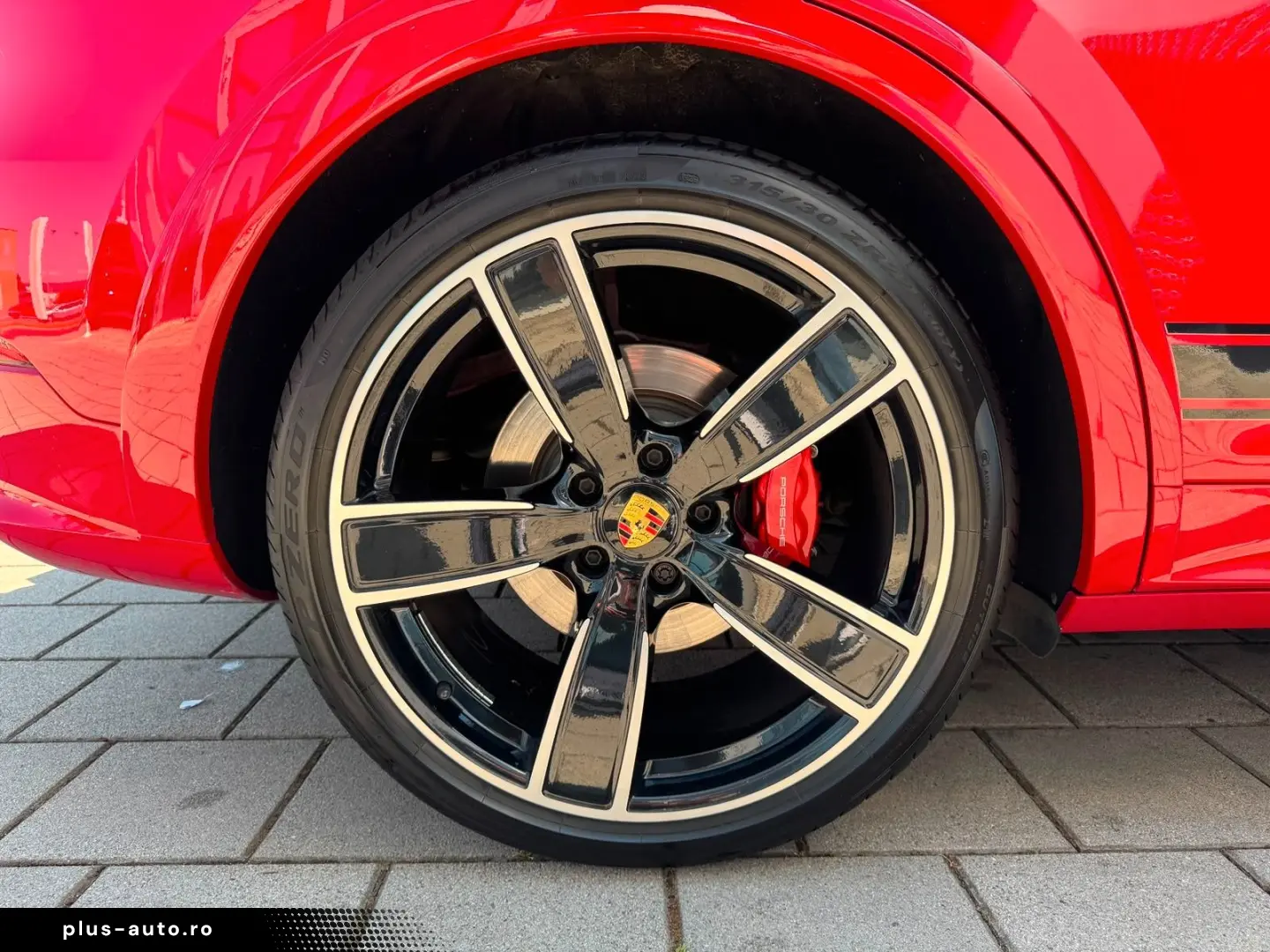 PORSCHE Cayenne Coupe GTS