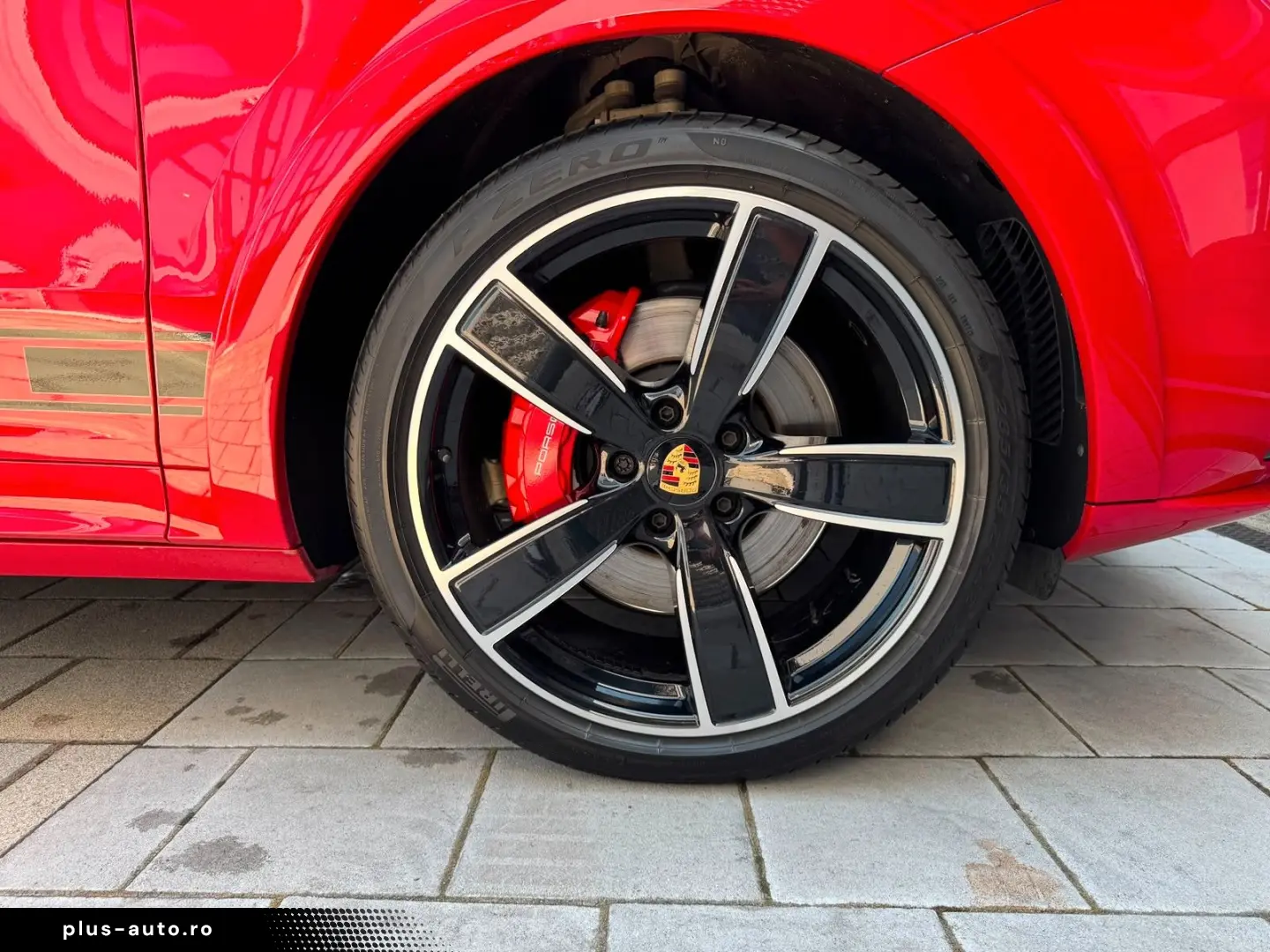 PORSCHE Cayenne Coupe GTS
