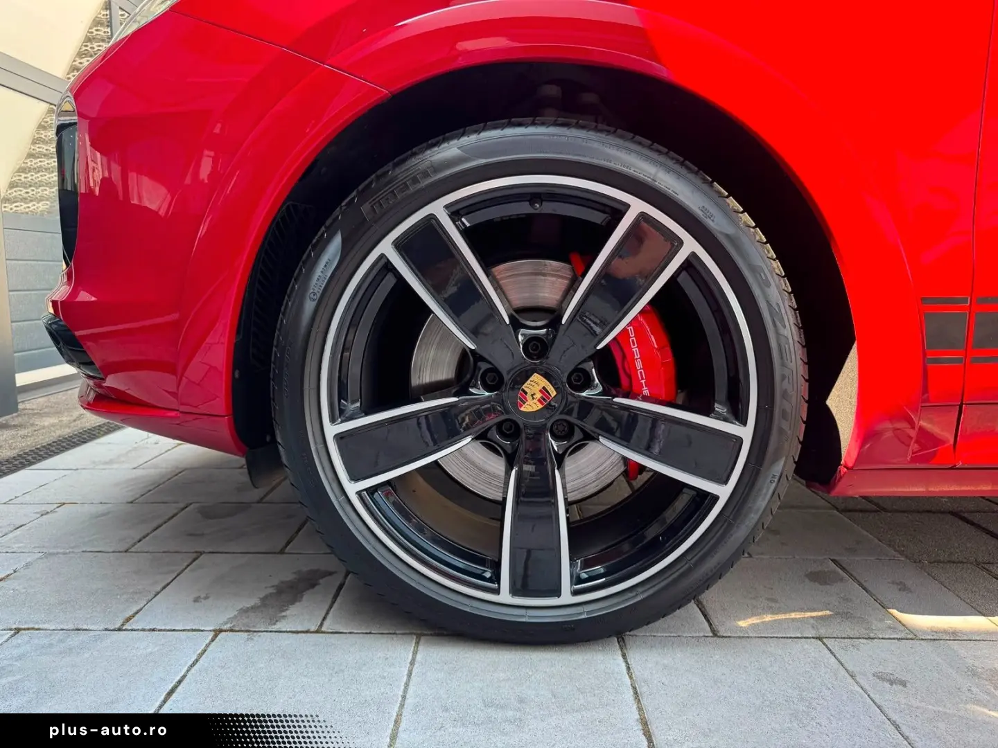 PORSCHE Cayenne Coupe GTS