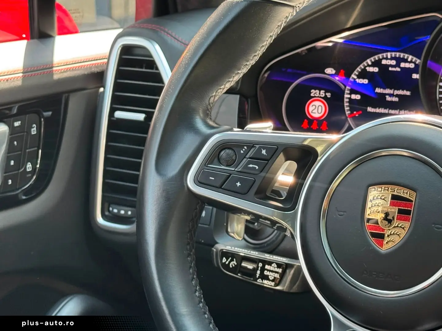 PORSCHE Cayenne Coupe GTS