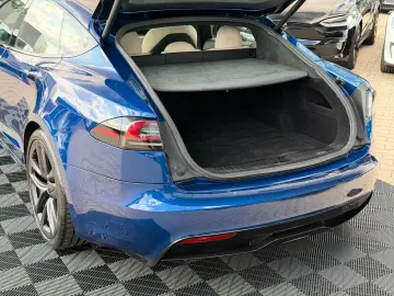 TESLA MODEL S PLAID   MATRIX LED   ENHANCED AP 4   21
