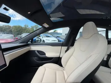 TESLA MODEL S PLAID   MATRIX LED   ENHANCED AP 4   21