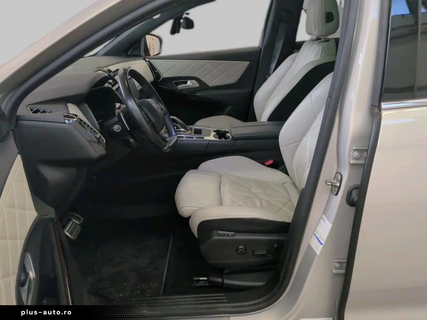 DS DS7 Crossback RIVOLI NAVI LED LEDER SHZ RFK PANO