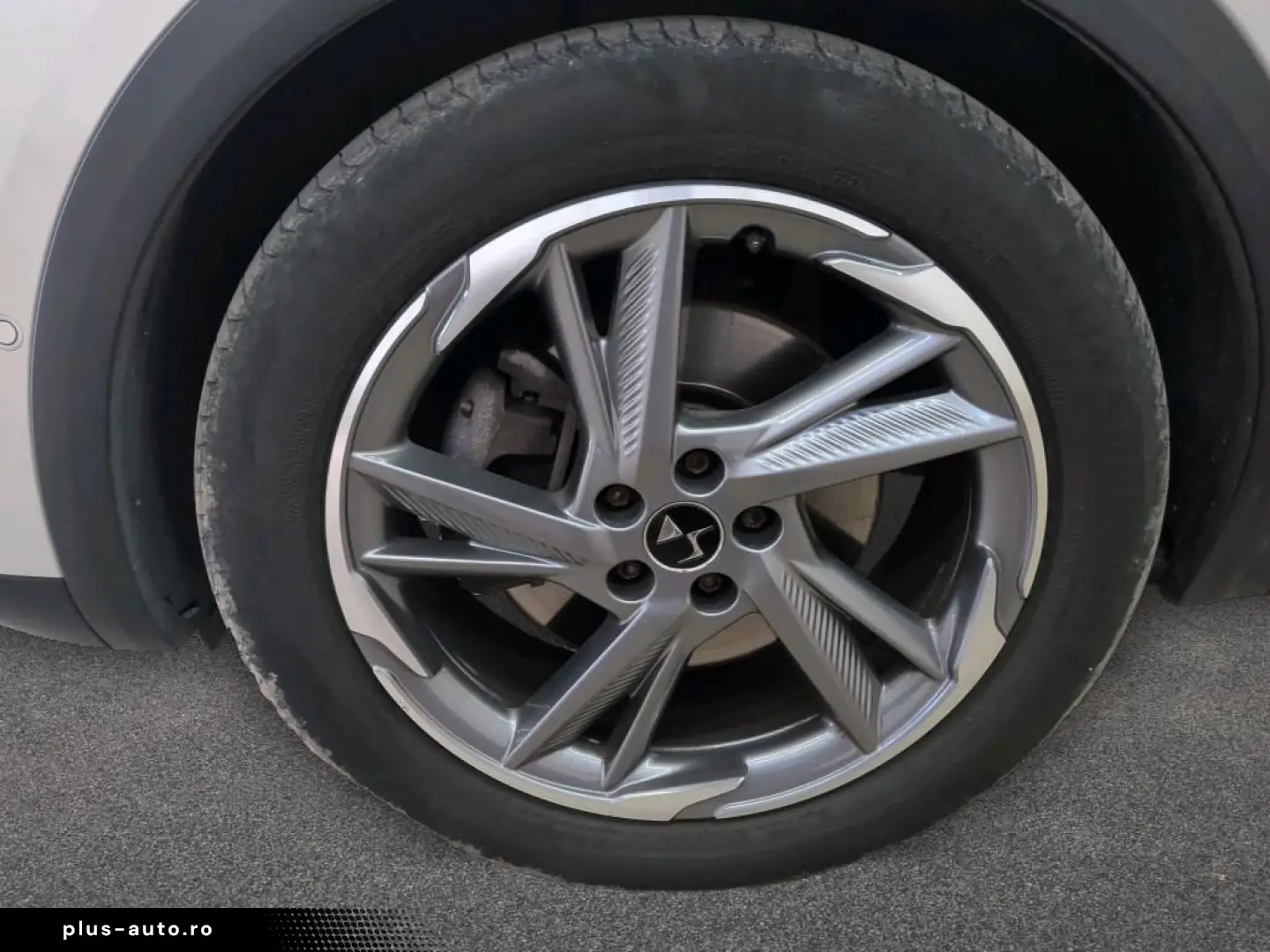 DS DS7 Crossback RIVOLI NAVI LED LEDER SHZ RFK PANO