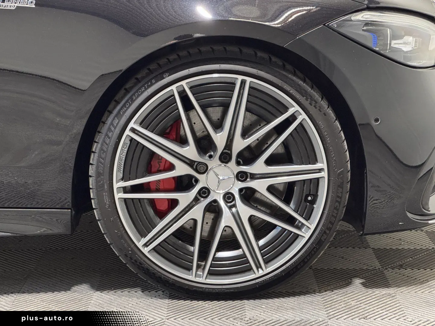 MERCEDES-BENZ AMG C 43 4M Performance