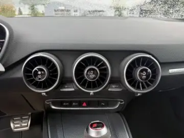 AUDI TT RS TFSI 2.5 quattro Coupe  B&O H&R Navi R.Cam
