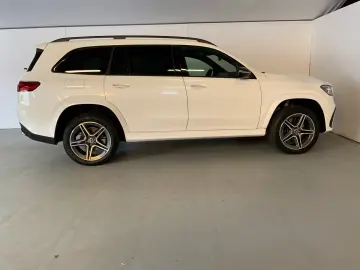 MERCEDES-BENZ GLS 450 d 4MATIC   AMG NIGHT • AIRMATIC
