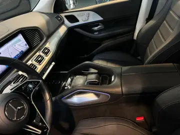 GLE 300 d 4MATIC   PANO • MULTIBEAM LED • WIDESCREEN