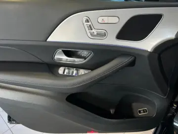 GLE 300 d 4MATIC   PANO • MULTIBEAM LED • WIDESCREEN