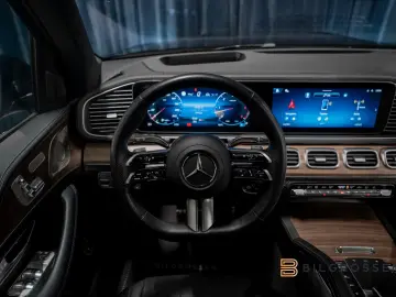 MERCEDES GLS 450 d 4MATIC AMG LINE • MASSAGE