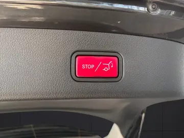 MERCEDES GLC 300 de 4MATIC AVANTGARDE • PANO