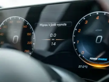 Mercedes-Benz CLA 220 4M AMG