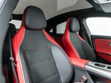 Mercedes-Benz CLA 220 4M AMG