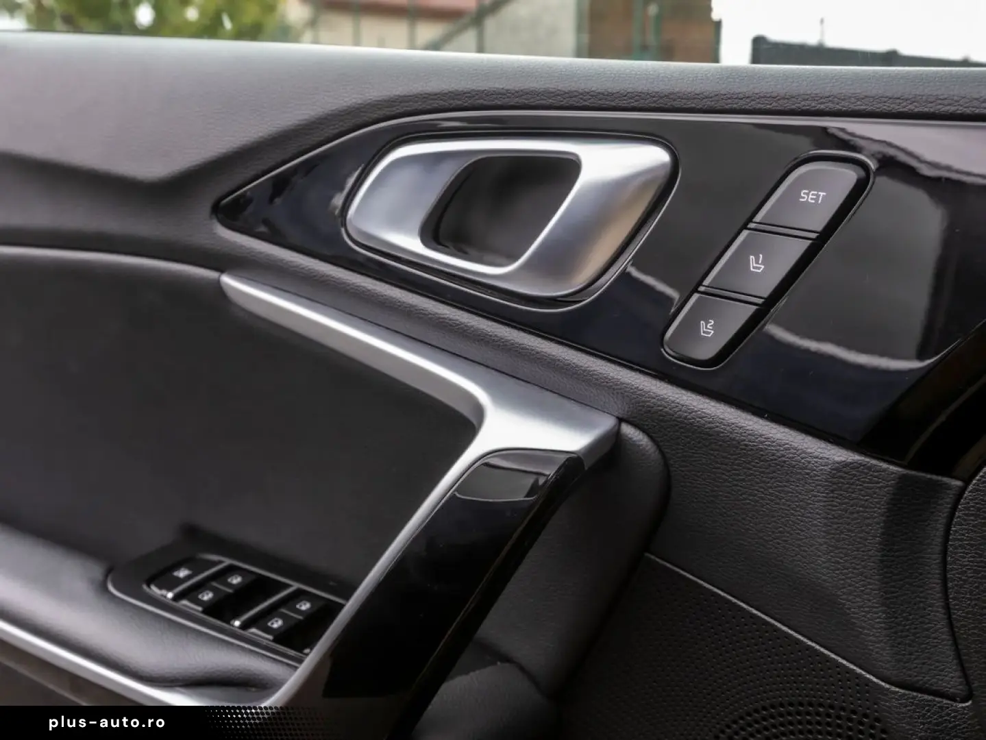 Kia XCeed    Plug-in Hybrid    Automată    Platinum   2021