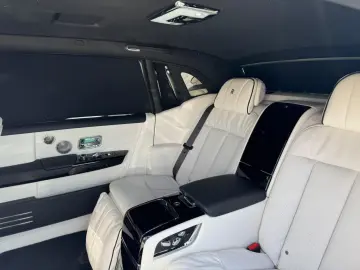ROLLS-ROYCE PHANTOM EXTENDED   571 CP